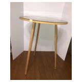 Small 3 legged Side table