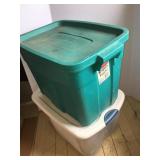 Rubbermaid tote and Sterilite tote w/misc hunting
