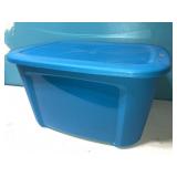 10 gal tote with lid and 12 gal tote w/racks