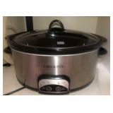 Oval Crock pot with carrying bag