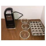 Hamilton Beach can opener, glass bowls