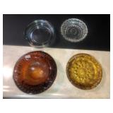 4 glass ash trays