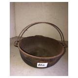 One quart cast iron pot USA