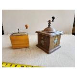 2 Manual Coffee Grinders