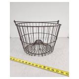 Wire Egg Basket With Circular Base