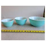 Three Pyrex Mixing Bowls