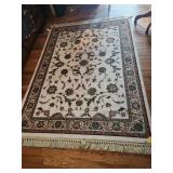 Floral Pattern Floor Rug with Fringe Edges
