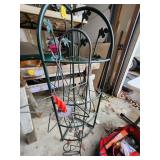 Decorative Metal Corner Rack with Green Finish