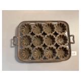 Turk's Head Cast Iron Muffin Pan