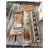 IH 706 side panels