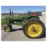 John Deere B with fenders    +