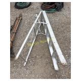 Aluminum ladder