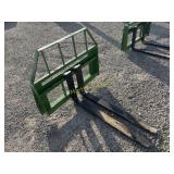 JD 48ï¿½ Kivel pallet fork attachments        ME