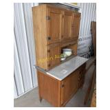 Vintage China cabinet/hutch   ARENA