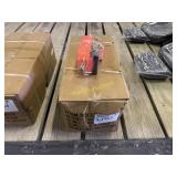 Box of ratchet straps   +   RWL