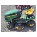 John Deere LA125 riding lawn mower