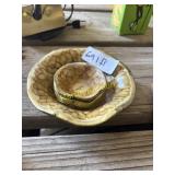 Decorative peanut plates