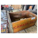 Vintage Canada dry box