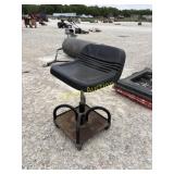 Rolling chair