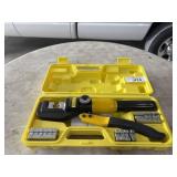 Hydraulic crimping tool