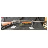 Remington 870 12  gauge pump action shotgun