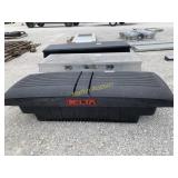 Truck tool box