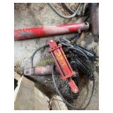 Assorted hydraulic cylinders