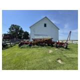 IH 800 Cyclo air planter 12-30' broken frame,