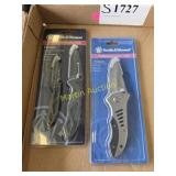 3 Smith & Wesson knives