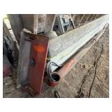 Auger for a gravity wagon, hydraulic drive