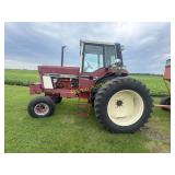 IH 1086 tractor, farmer retirement