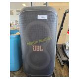 like new JBl Bluetooth party box speaker
