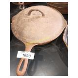 Cast skillet with lid