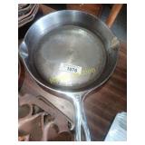 Griswold cast iron skillet 8