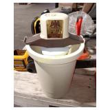 Ice cream maker