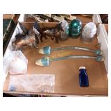 Horses, insulators, shoe horns