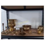 Brass items, bowls, candlestick holders and decor