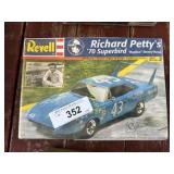 Richard Pettyï¿½s 70 super bird unopened box
