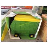 John Deere forage wagon 1/16 scale