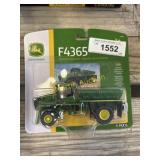 John Deere F4365 manure spreader 1/64 scale