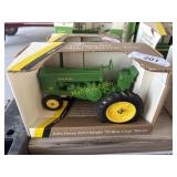 John Deere 1953 model 70 Rowcrop tractor 1/16