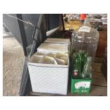 Champagne flutes, 7-Up bottles with carrier