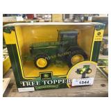 Special edition John Deere 8410 tree topper