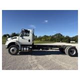 International 4300 Cab and Chassis  VUT
