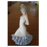 Lladro 'Nao' Figurine 9.5H