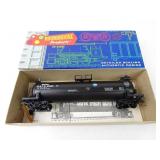 GATX 43950 Tank Car Roundhouse HO Scale Model