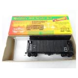 CCX 680 Covered Hopper Roundhouse HO Scale Model