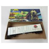 Dubuque Packing Co. URTX 63853 Athearn HO Scale