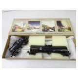 Lot of 2 Tanker Cars - GATX & UTLX - Walthers HO