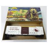 McCloud River Railway 2253 Box Car Athearn HO